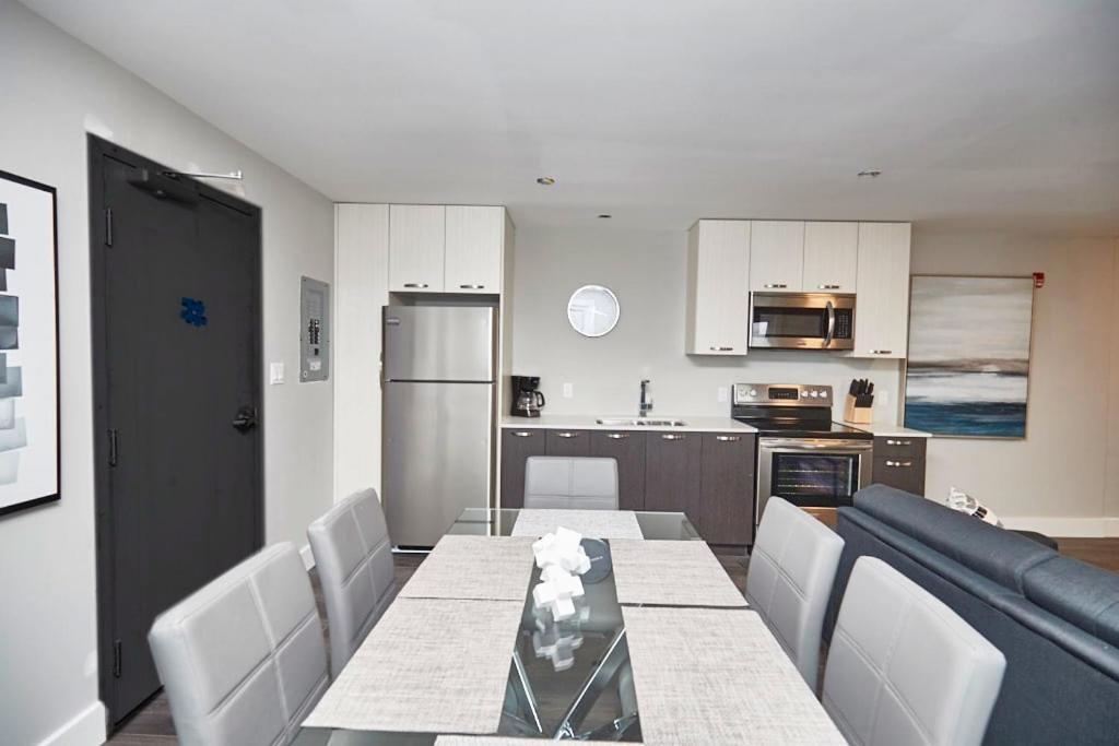 Clifton Hill Hideaway 4B - Two Bedroom Condo Ниагара-Фолс Экстерьер фото